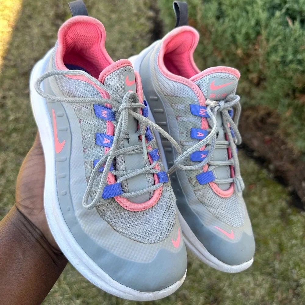 Nike Air Max Axis Little Girl Sneakers Size‎ 2.5Y Gray